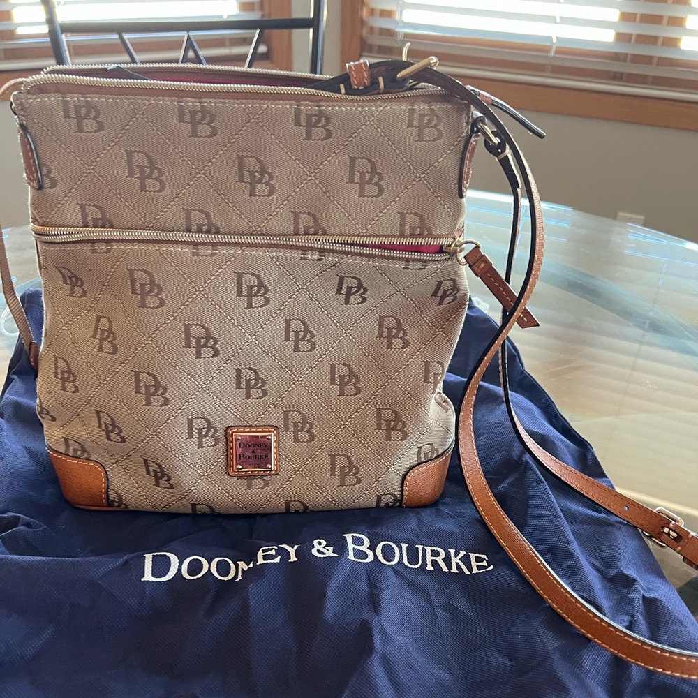 Dooney Bourke crossbody bag